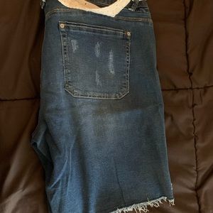 New Wit & Wisdom Shorts, never used them